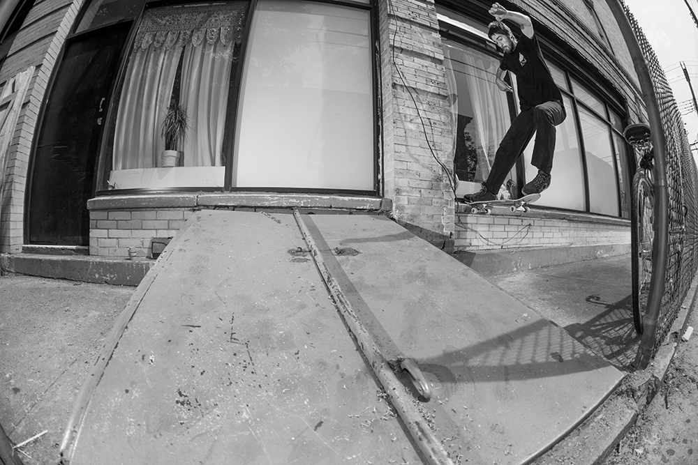 Jake Johnson – Tailslide