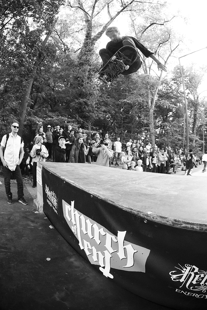 Wilko Grüning – Frontside Flip | Photo: Hendrik Herzmann