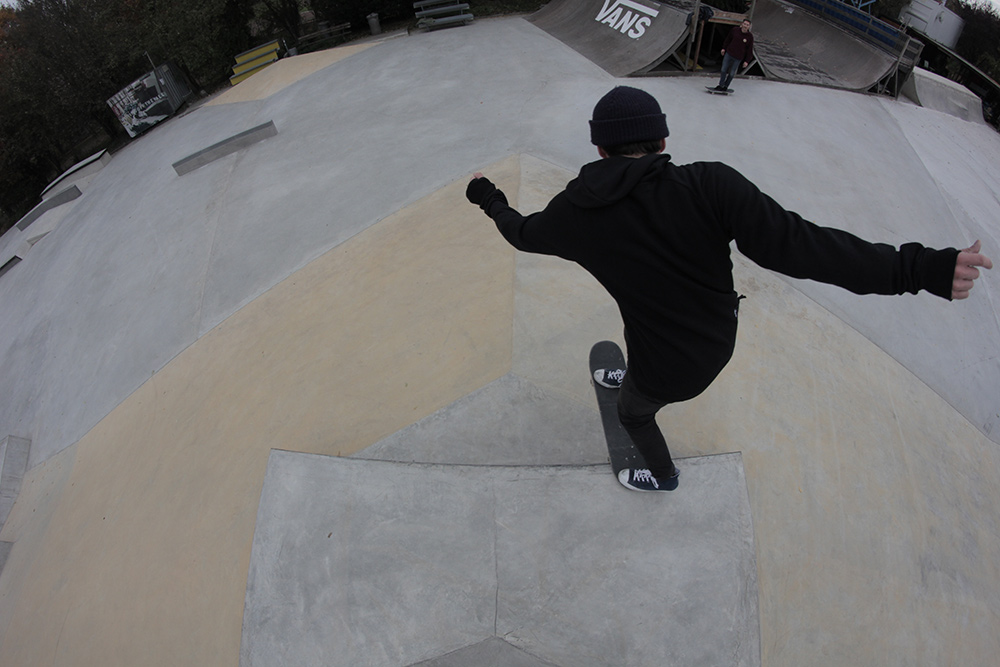 Oli Tielsch – Backside Tailslide