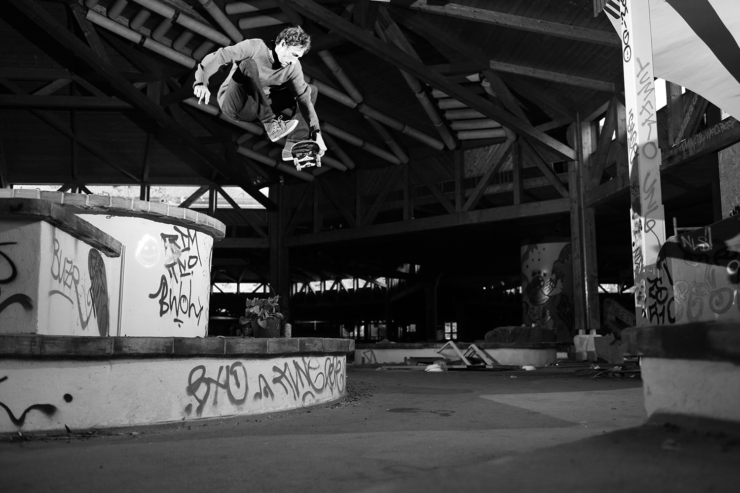 Daniel Krassowski – Boneless