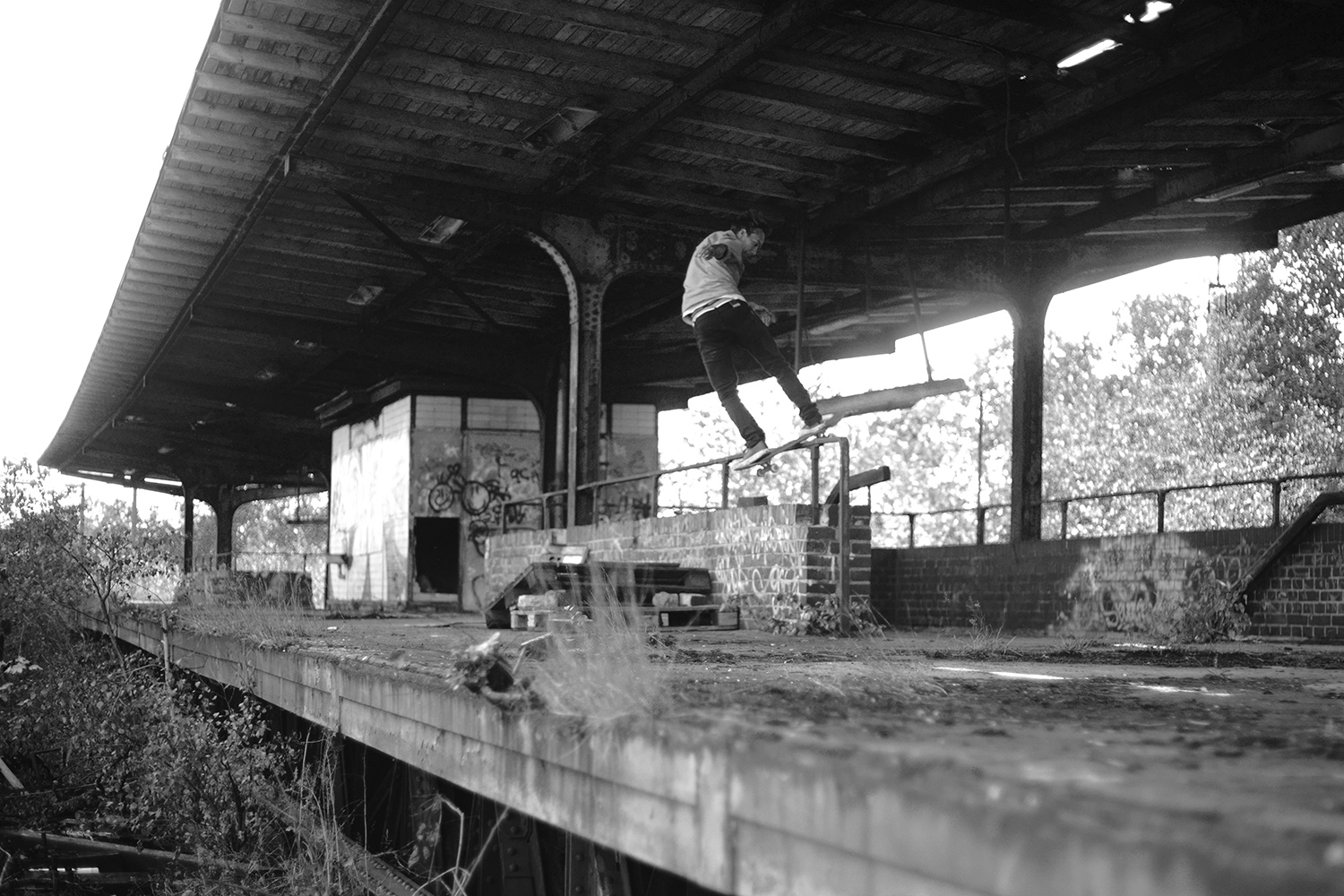 Danni Olsen – Frontside Boardslide