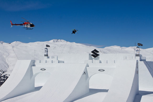 9K_ContourWannaBeAKnight_HeliSession_FloBreitenberger