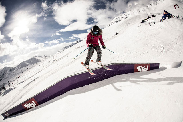 NineQueens_ZuzannaStromkova_byChristophSchoech