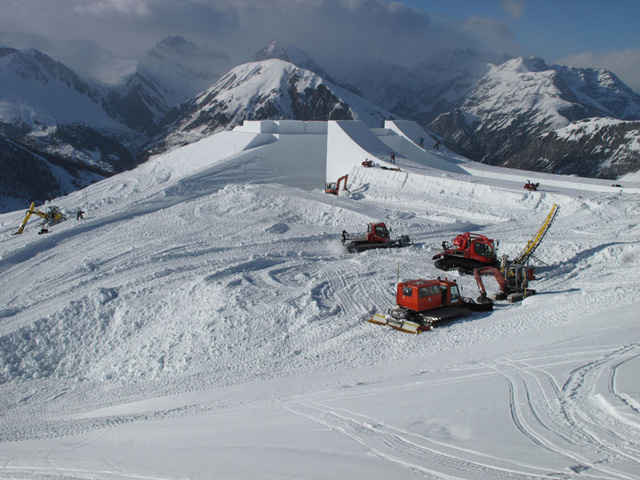 FiatNineKnights_SchneesternBuilding3