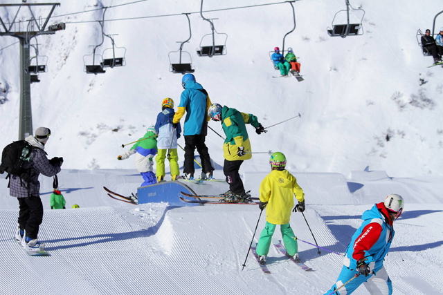 _web_StAnton__03-03-2013__action__fs__SCA_NewschoolTeam__Katja_Pokorn_QParks__035