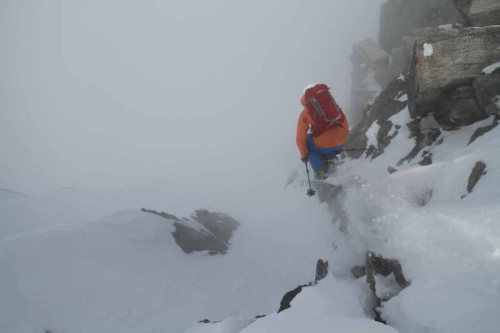 ybshVv4CSR-4nIv1mYk2OlnKsLbQJrNrGLNFF__By-I