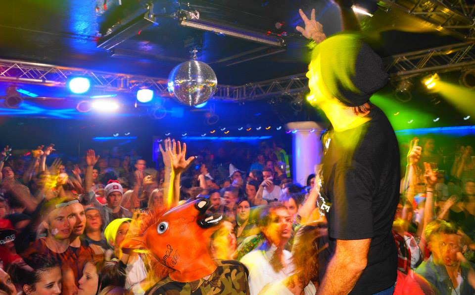 1533721_588659894560354_974141006_n