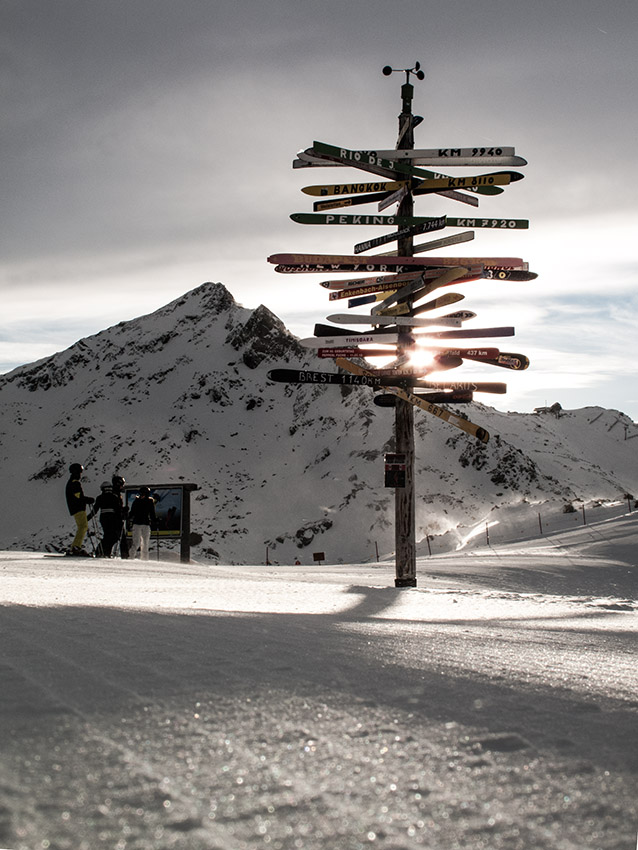 Richtunsangabe an der padratschbahn grat