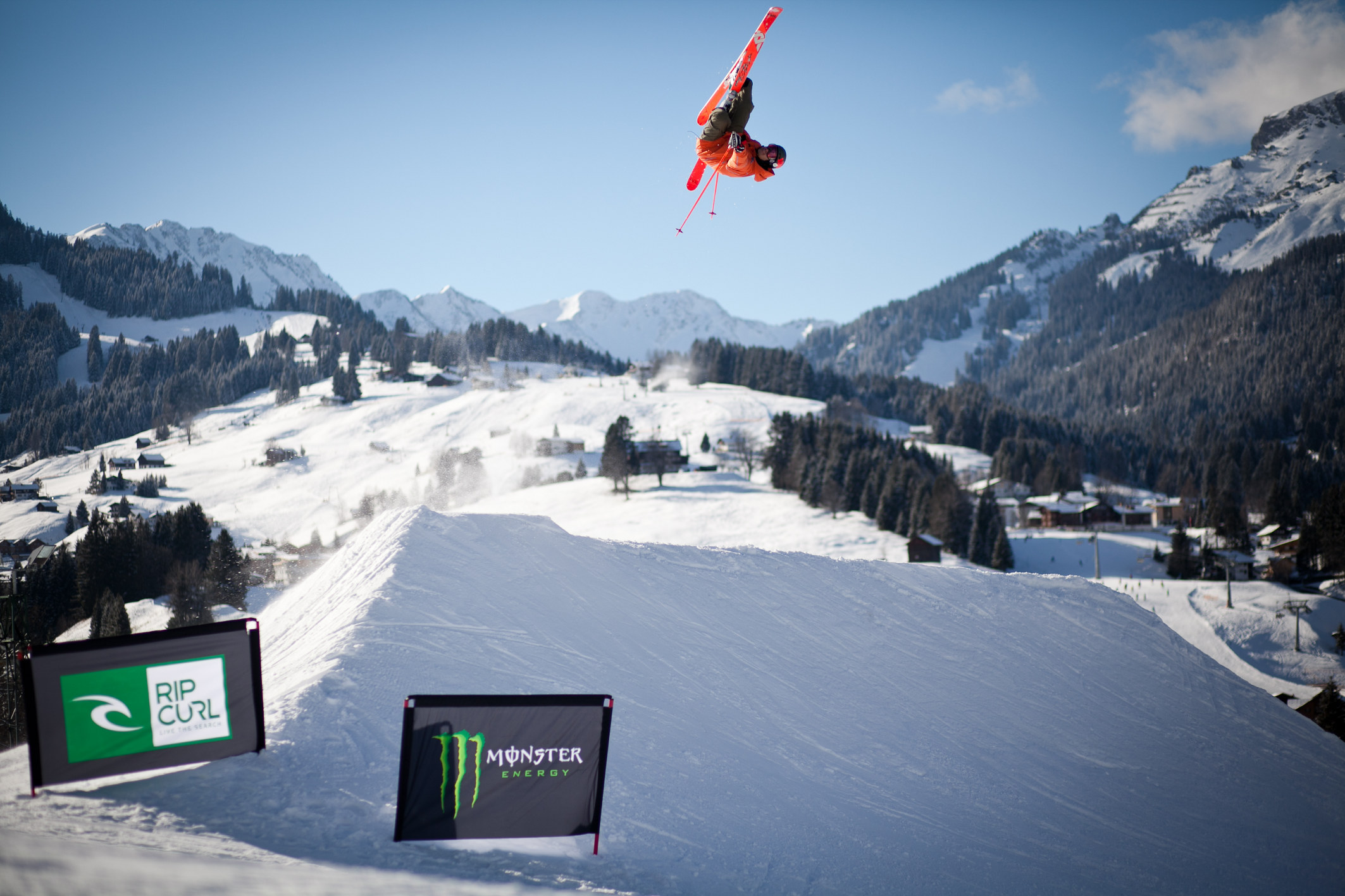 cg_alive&kickin_ski_print_01_Fotogr_Teemu_Heljo