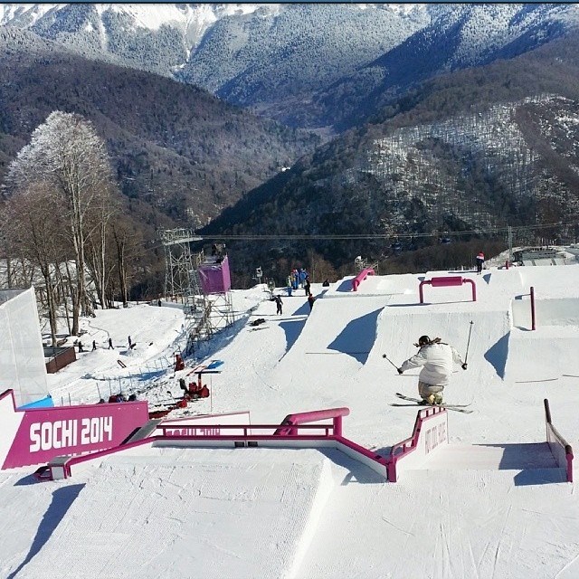 1625542_10153824772455492_707406710_n