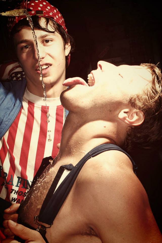 401777_571323772890268_239842950_n