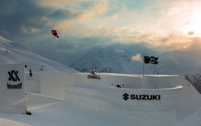 Suzuki  Nine Queens presented by O