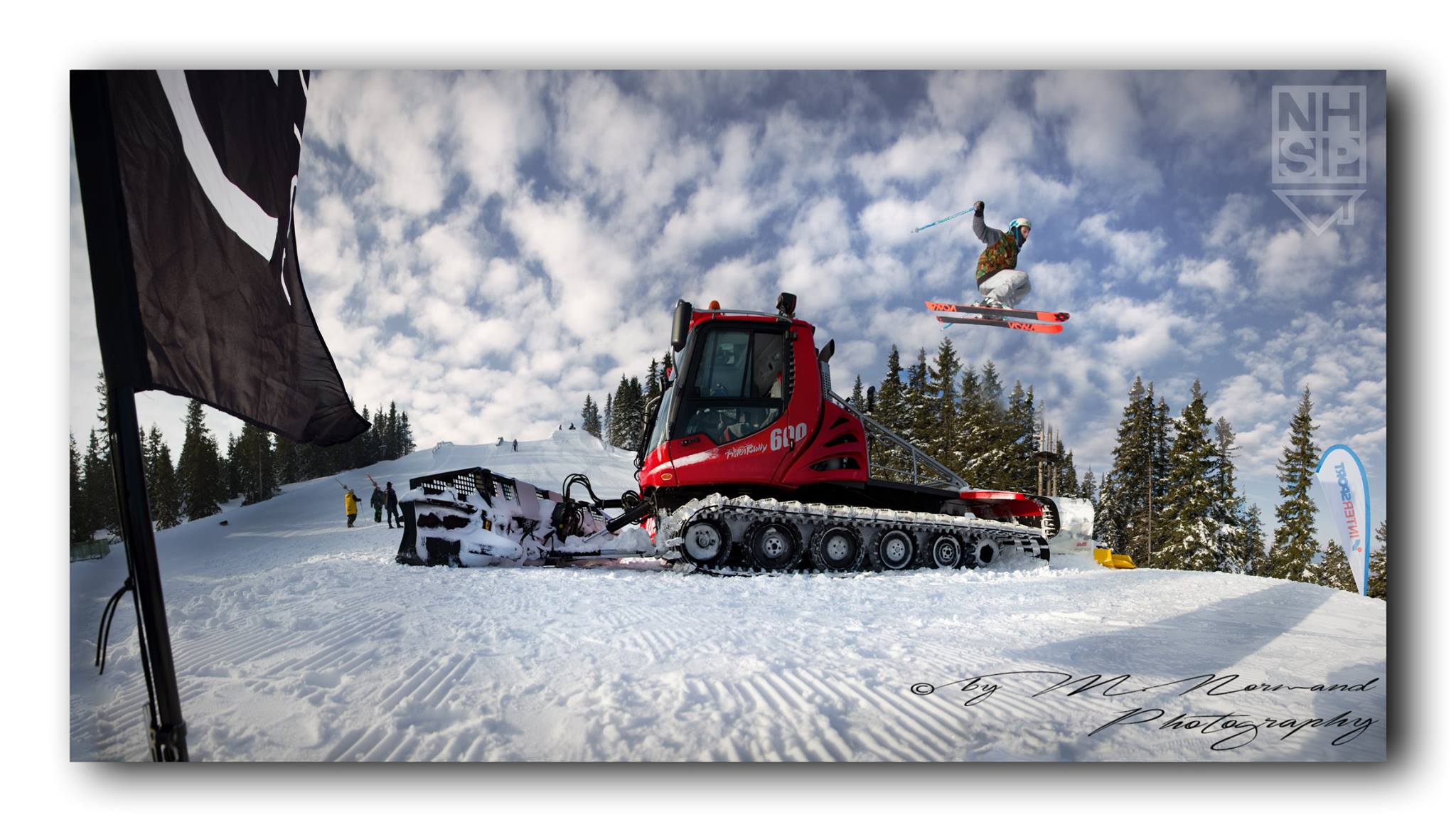 11041953_1060971773920013_4999444837814501640_o