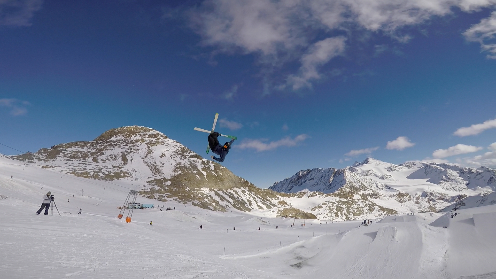 Leo mit einem stylishen Flat 3 Tail im Stubai Zoo!