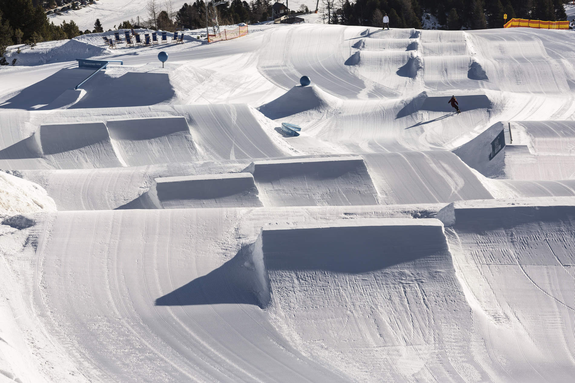 credit: Roland Hachka