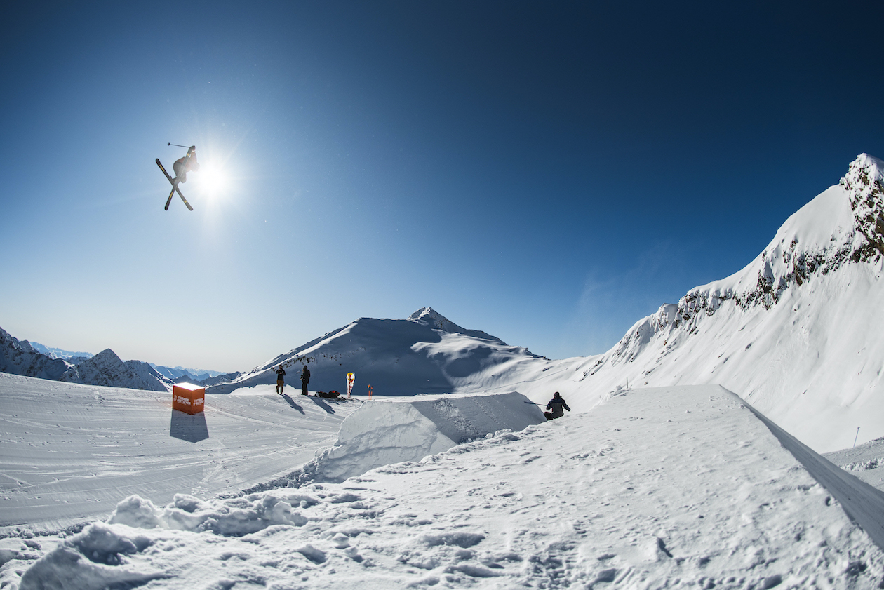 credit: Hologram Media