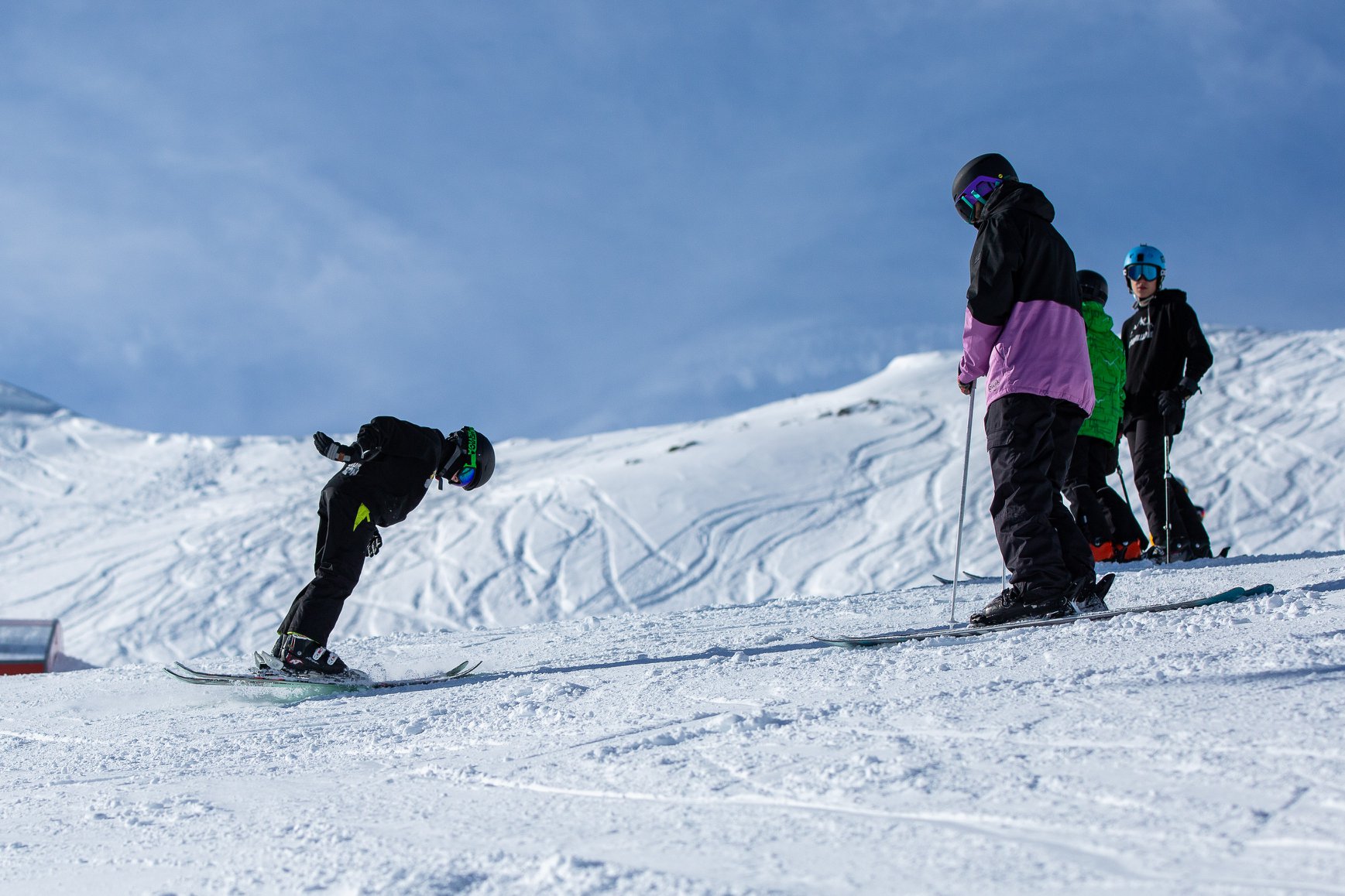 Young Ripper probiert zu buttern. credit: Raju Löffelholz