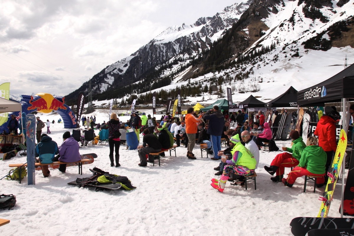 th_93218ea6e94bc41d5f368669690bb3c0_LBC-2012_13_finish