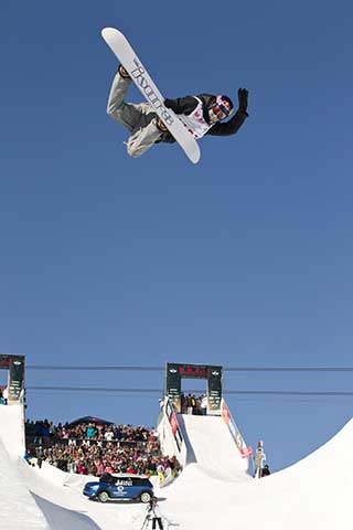 Favorit in der Halfpipe: Der frisch gebackene Weltmeister und X Games-Zweite Iouri Podladtchikov. Foto: Stadler