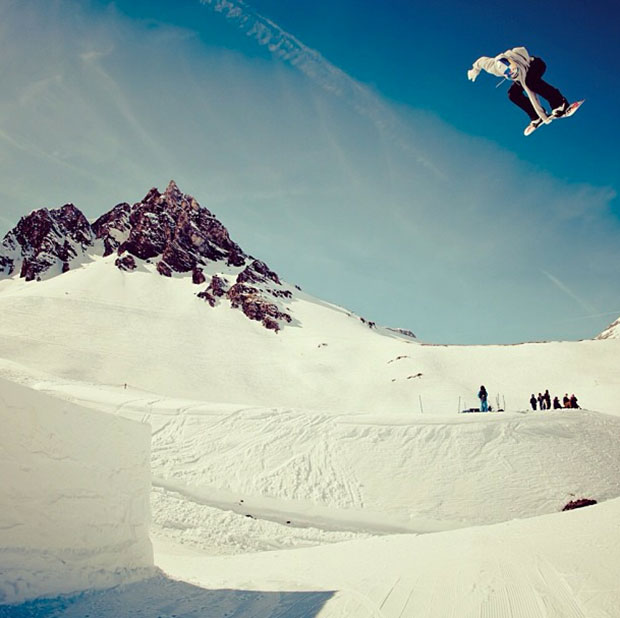 Jamie Nicholls hat es vor gemacht und sein Instagram-Foto mit dem Hastag #xgamesnow gepostet. Jetzt seid ihr dran!