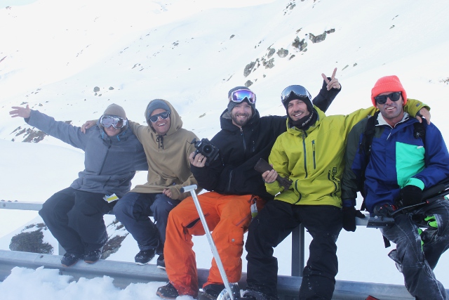 Die Crew von links nach rechts: Stani, Simon Pircher, Fotograf Alex Papis, Chris CK Kröll und Filmer Chris Garside