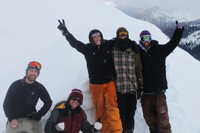 Die French Connection von links nach rechts: Rémi Petit (Fotograf), Victor Daviet, Thomas Delfino, Felix Carlier und Mathieu Mazuel (Filmer)