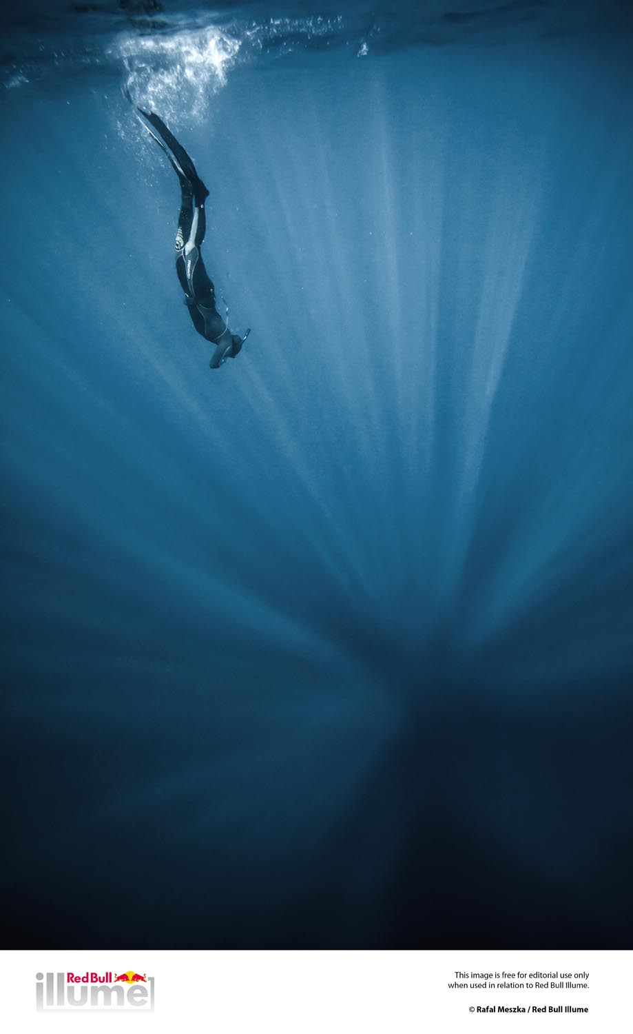 mariampol01Asp

fotoreportarz sport 

Freediving-nurkowanie na wstrzmanym oddechu .Bez użycia żadnego sprzętu .
nurek ma tyle powietrza , na ile pozwala mu objęto¶ć płuc .Najważnejsza jest koncetracja .
Najlepsi zawodnicy s± w stanie zanurkować na 214 m, co zajmuje im ponad 4 minuty .

Dahab , Egipt . Maj .2012