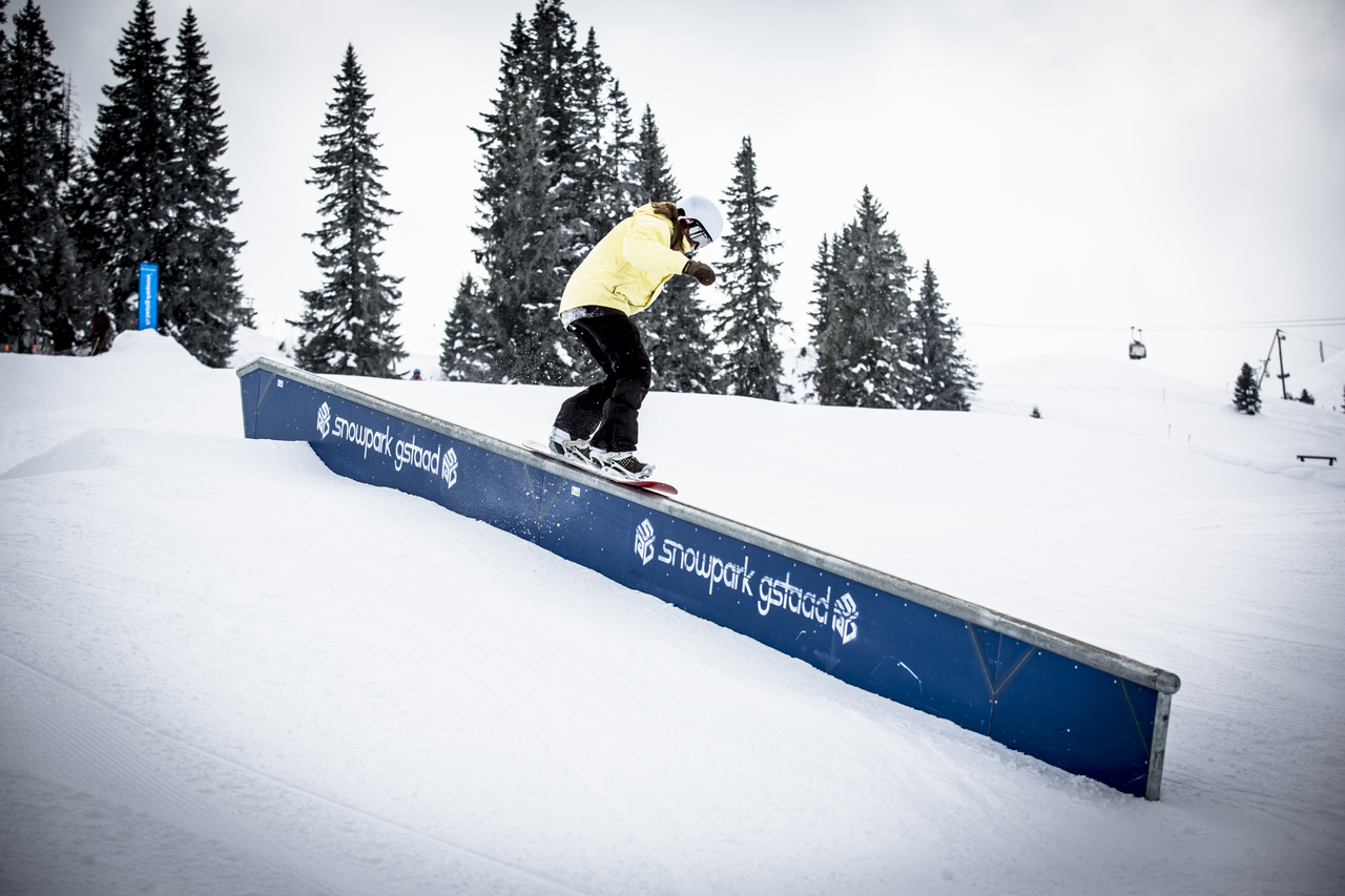 _web_Gstaad__22-02-2013__action__sb__unknown_rider__Roland_Haschka_QParks__1