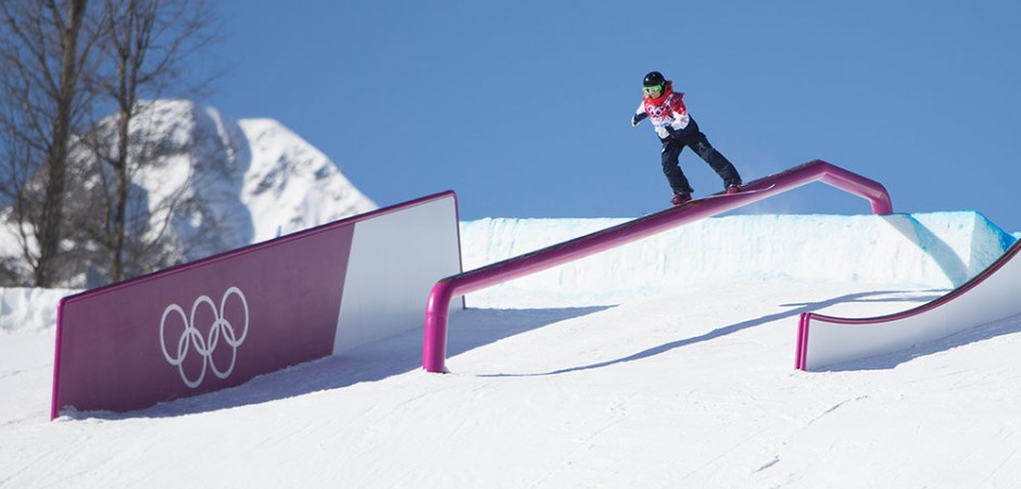 Jenny Jones musste als erste Frau an den Start und überraschte die ARD-Kommentatoren, indem sie an allen drei Kickern die großen Takeoffs wählte. Ihr Riding war heute solide, aber nicht weltbewegend. Da geht noch mehr...