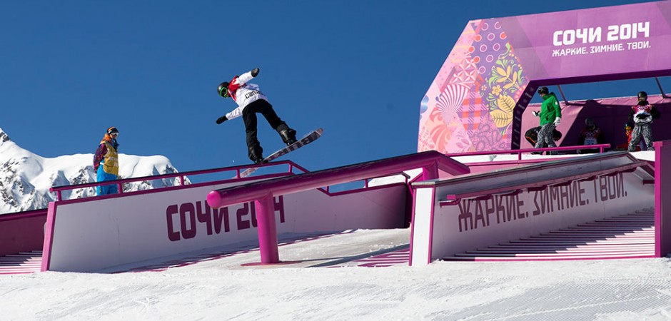 Mark McMorris startete mit gebrochener Rippe und bailte im ersten Run am ersten Kicker. Ouch. Der Zweite Run lief besser - inklusive Triple am letzten Kicker. Was bleibt ist ein 7. Platz und die Gewissheit, dass sich Mark am Samstag für das Finale qualifizieren wird.