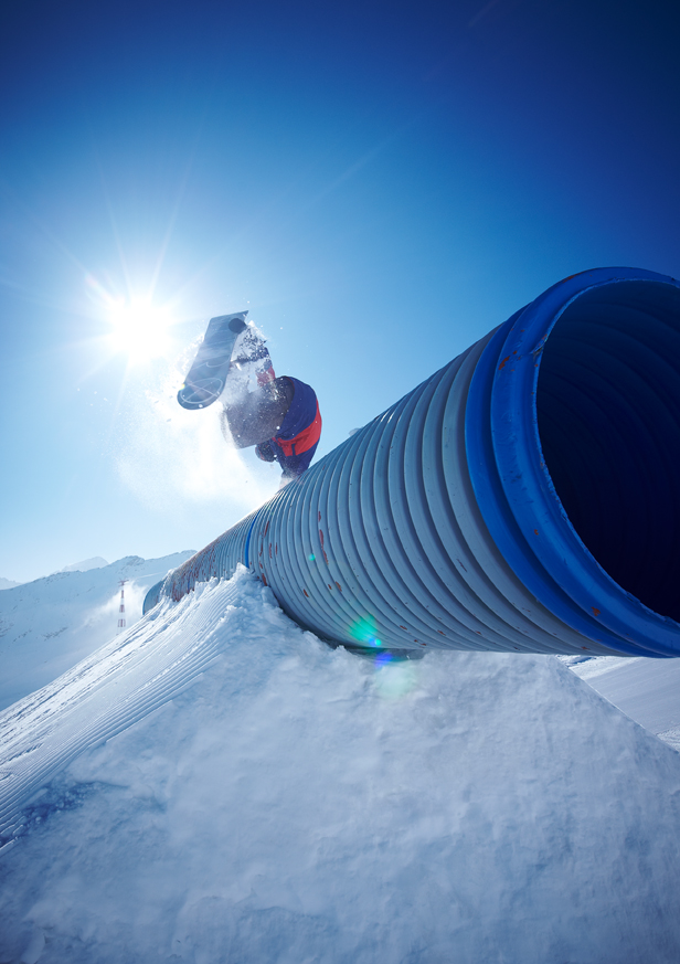 Snowpark Kitzsteinhorn - Snowboard - Rider David Kallunder (c) Kitzsteinhorn