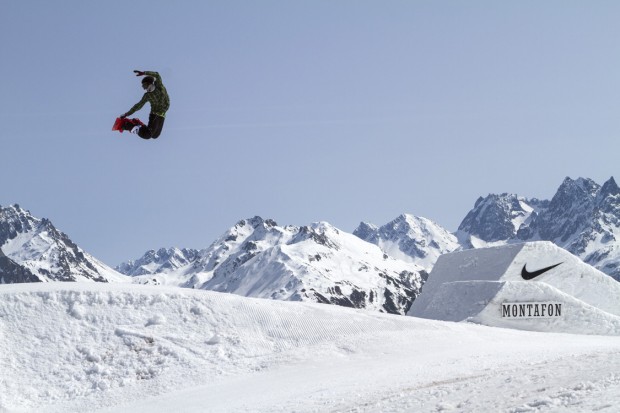 NSH_photo_04_cyril_mueller_rider_david_djite_96dpi