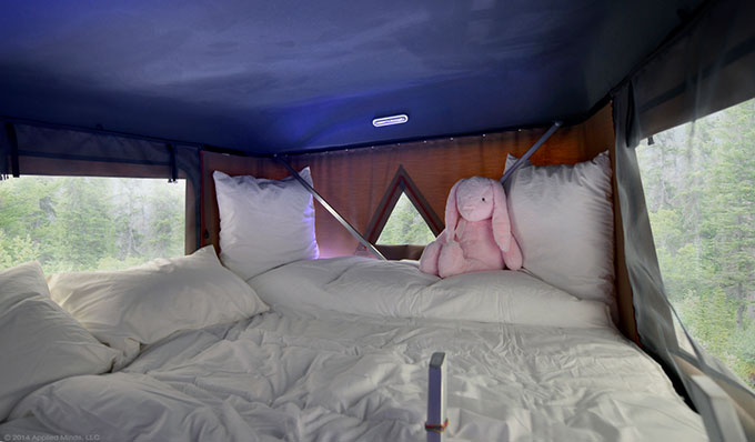 Die Schlafkoje ist der ideale Platz um sich zurück zu ziehen. Außerdem kommt man sich vor wie in einem Wachturm, da man einen perfekten Rundblick genießen kann. 