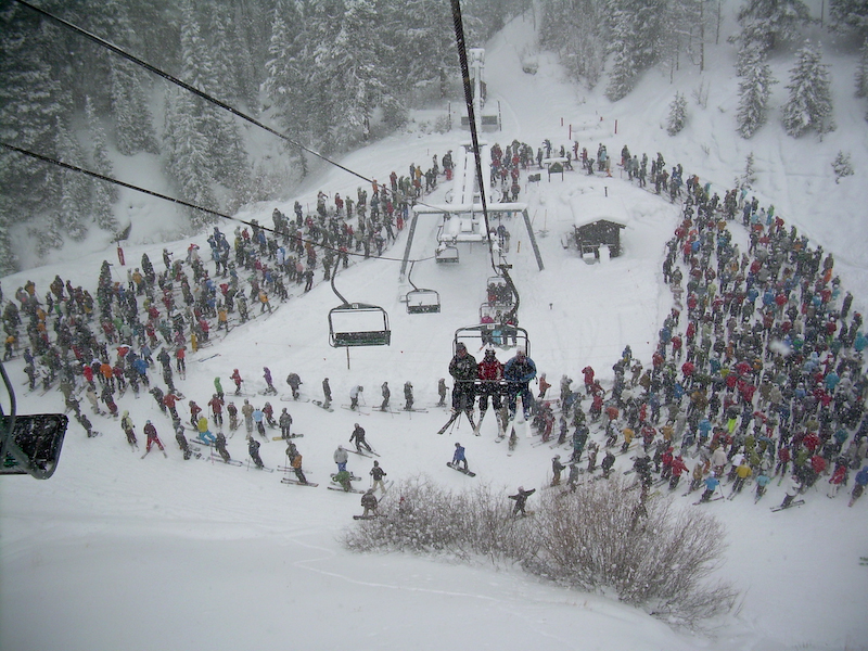 Lange Schlangen am Lift demotivieren dich?