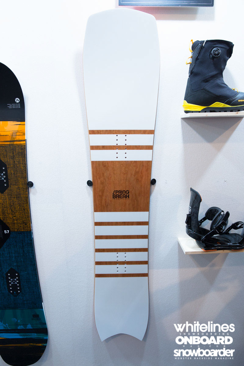 Capita-Tree-Hunter-Snowboard-2016-2017-Preview-Avant-Premiere