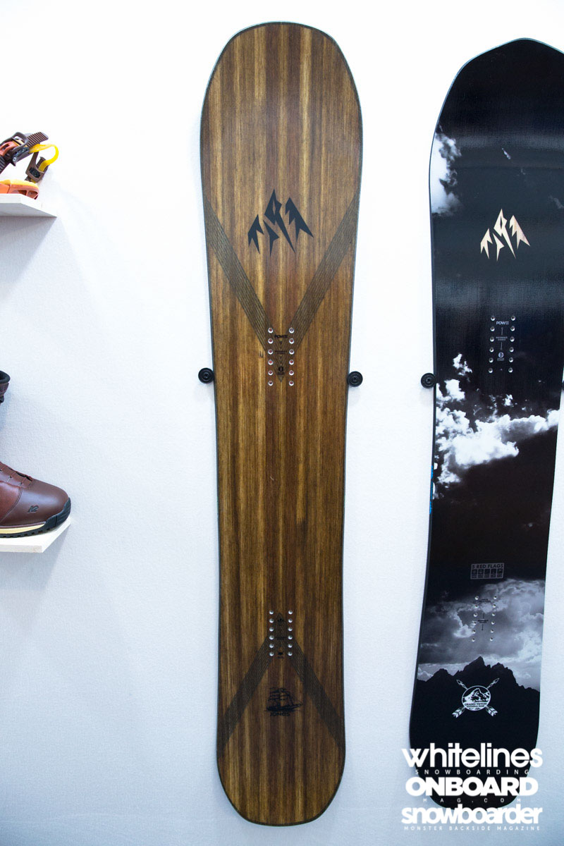 Jones-Flagship-Snowboard-2016-2017-Preview-Avant-Premiere