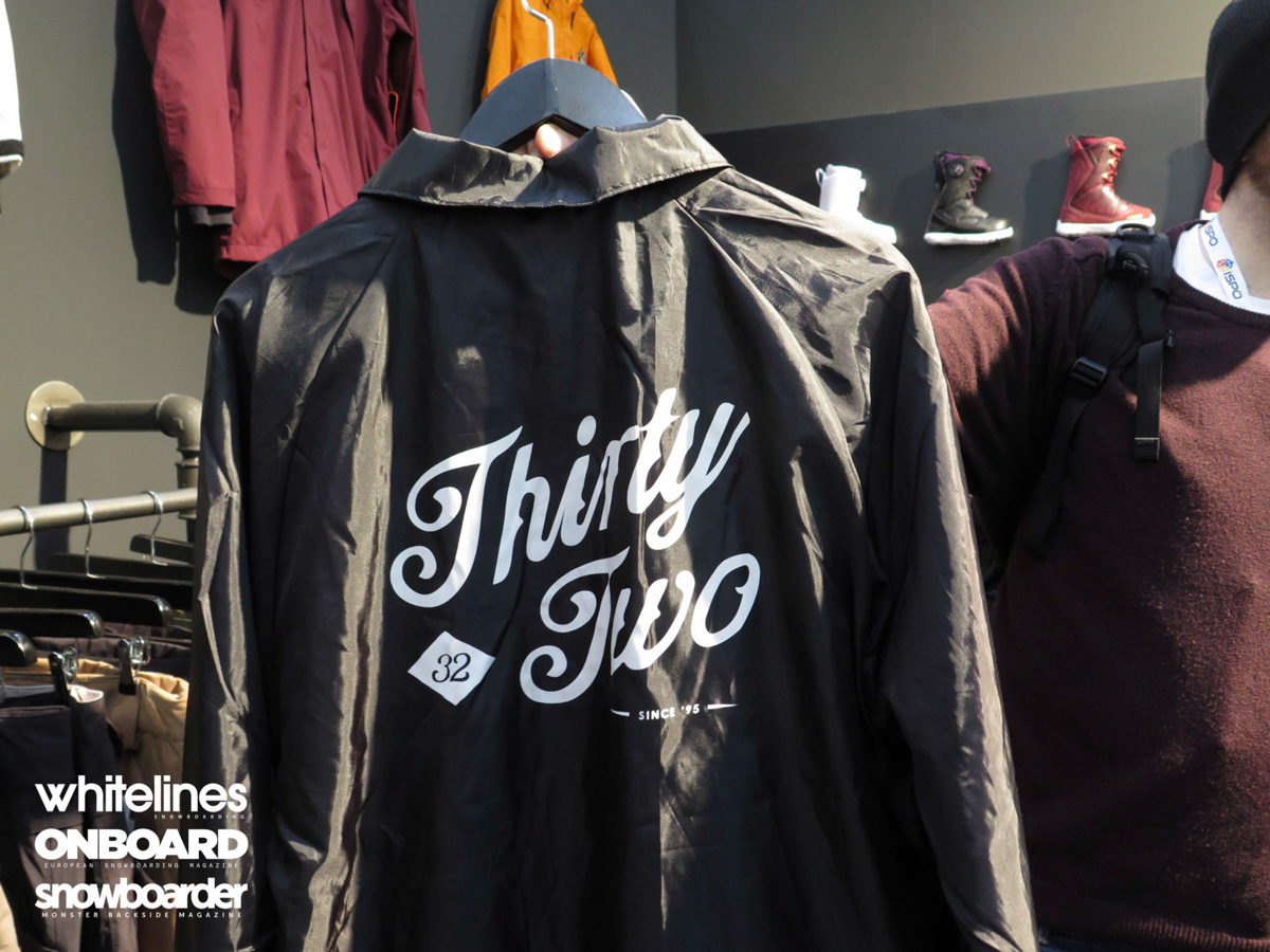 Thirty-Two-Kramer-Coach-Jacket-Black-2016-2017-ISPO-2