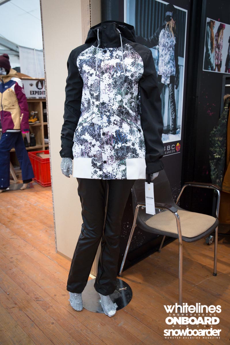 Volcom-Stave-Snowboard-Jacket-Battle-Leather-Pants-2016-2017-Preview-Avant-Premiere