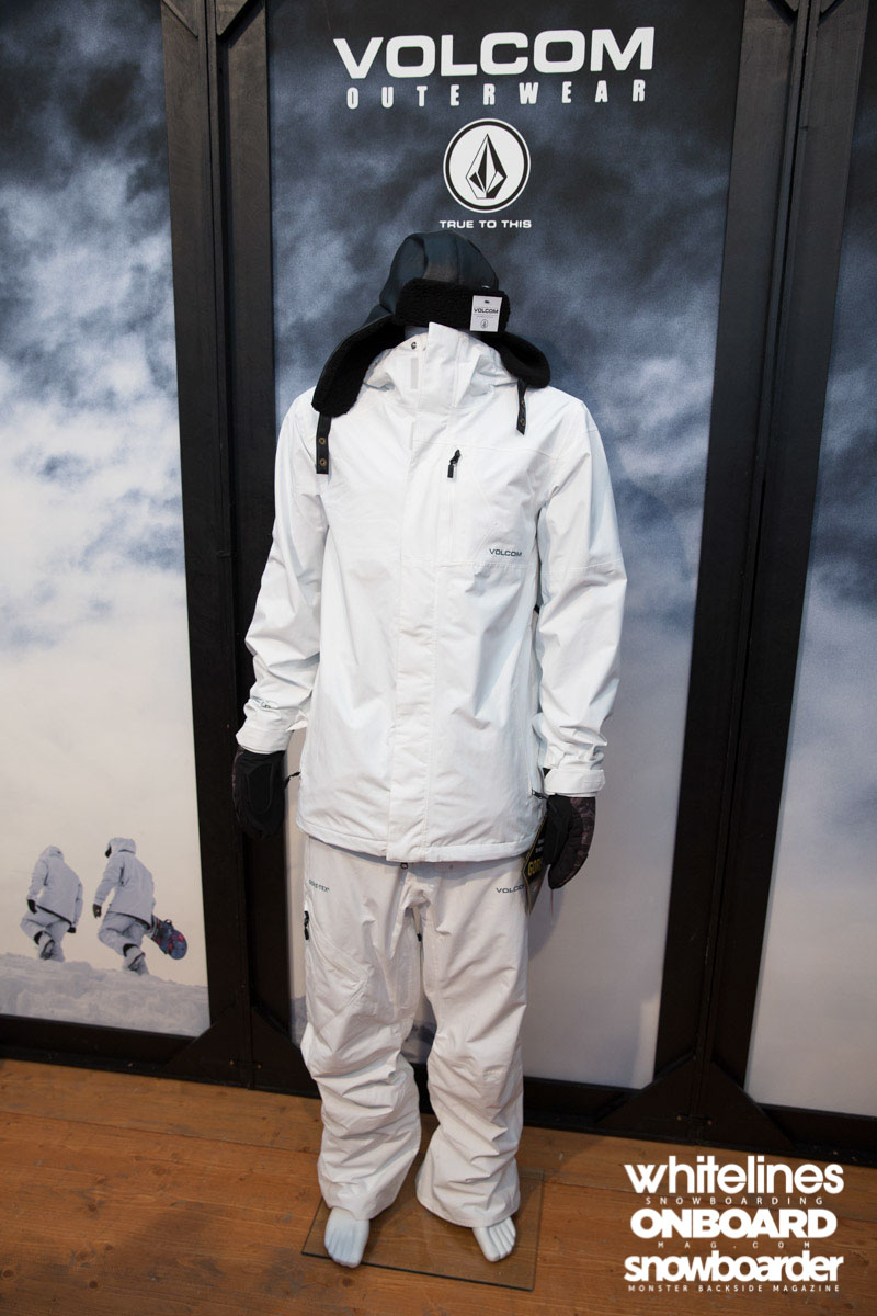 Volcom-White-Snowboard-Outerwear-2016-2017-Preview-Avant-Premiere