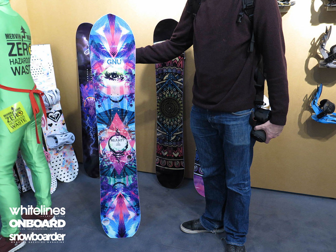 GNU-Klassy-Kaitlyn-Farrington-Womens-Snowboard-2016-2017-ISPO