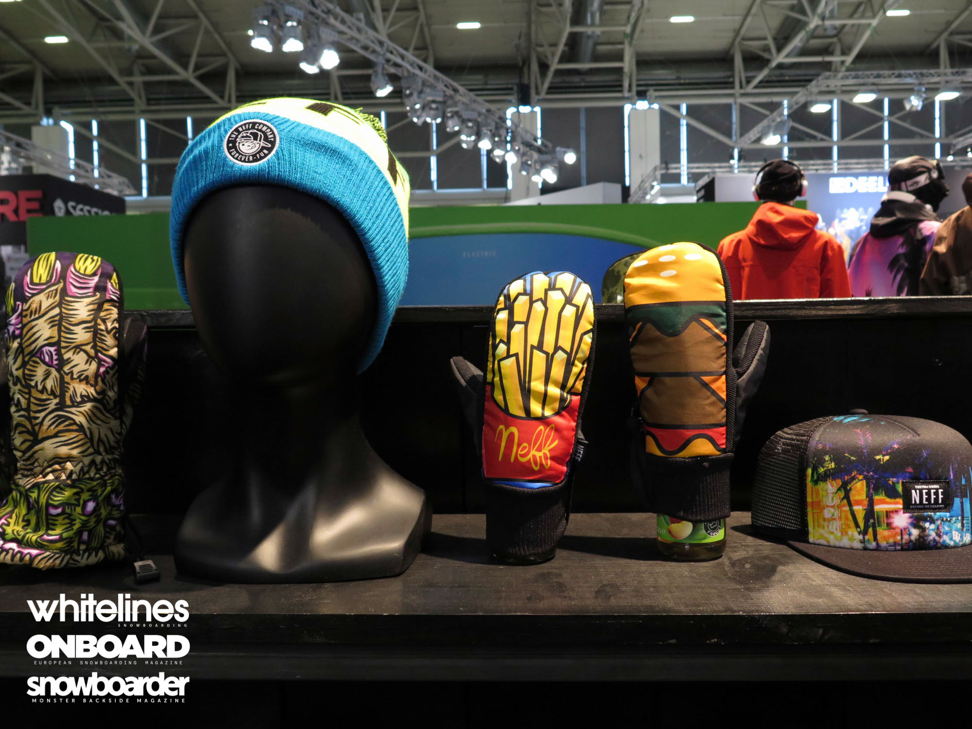 Neff-YouthCharacterOvermitt-YouthPatchBeanie-YouthCharacterUndermitt-2016-2017-ISPO