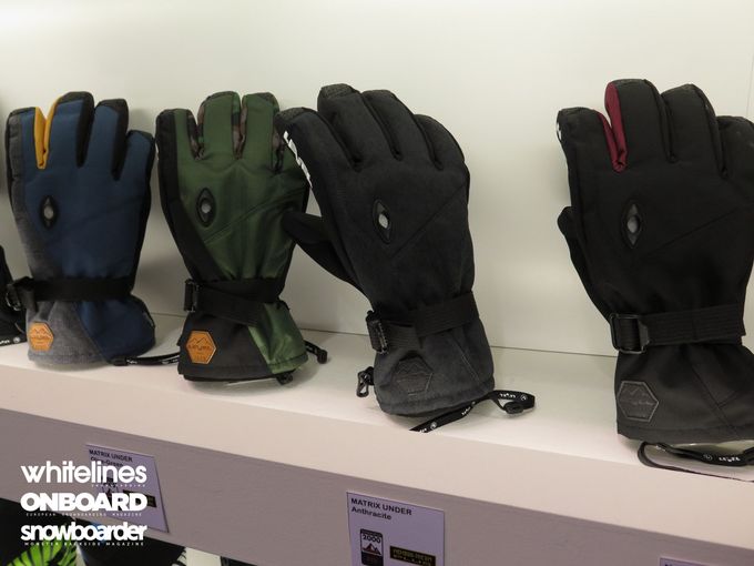 Level-Matrix-Under-Snowboard-Gloves-2016-2017-ISPO