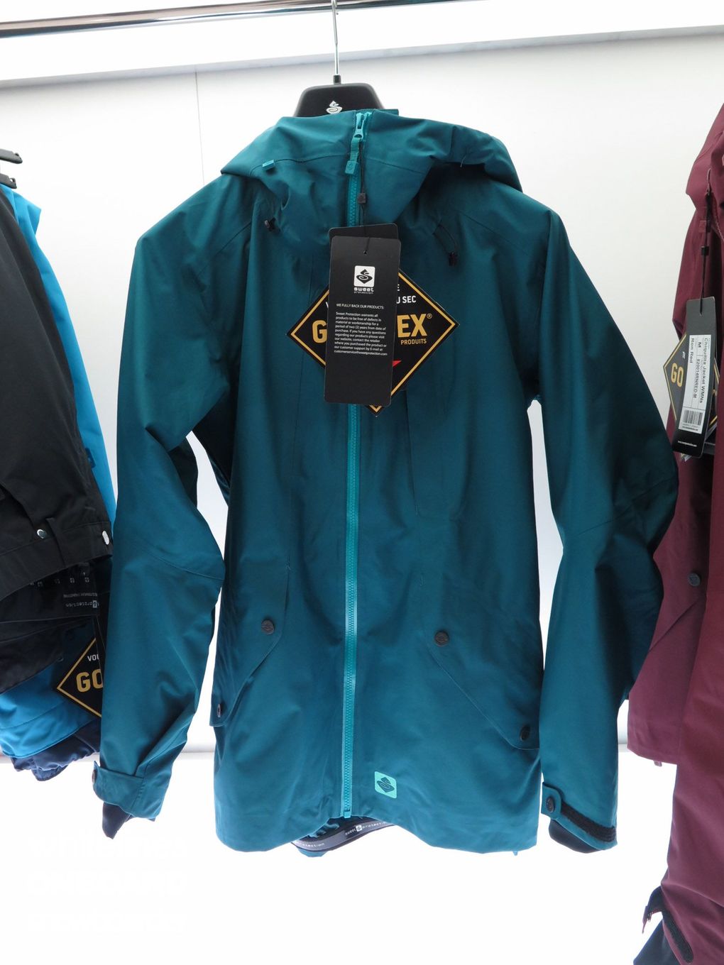 Sweet-Protection-Chiquitita-Womens-Snowboard-Jacket-2016-2017-ISPO