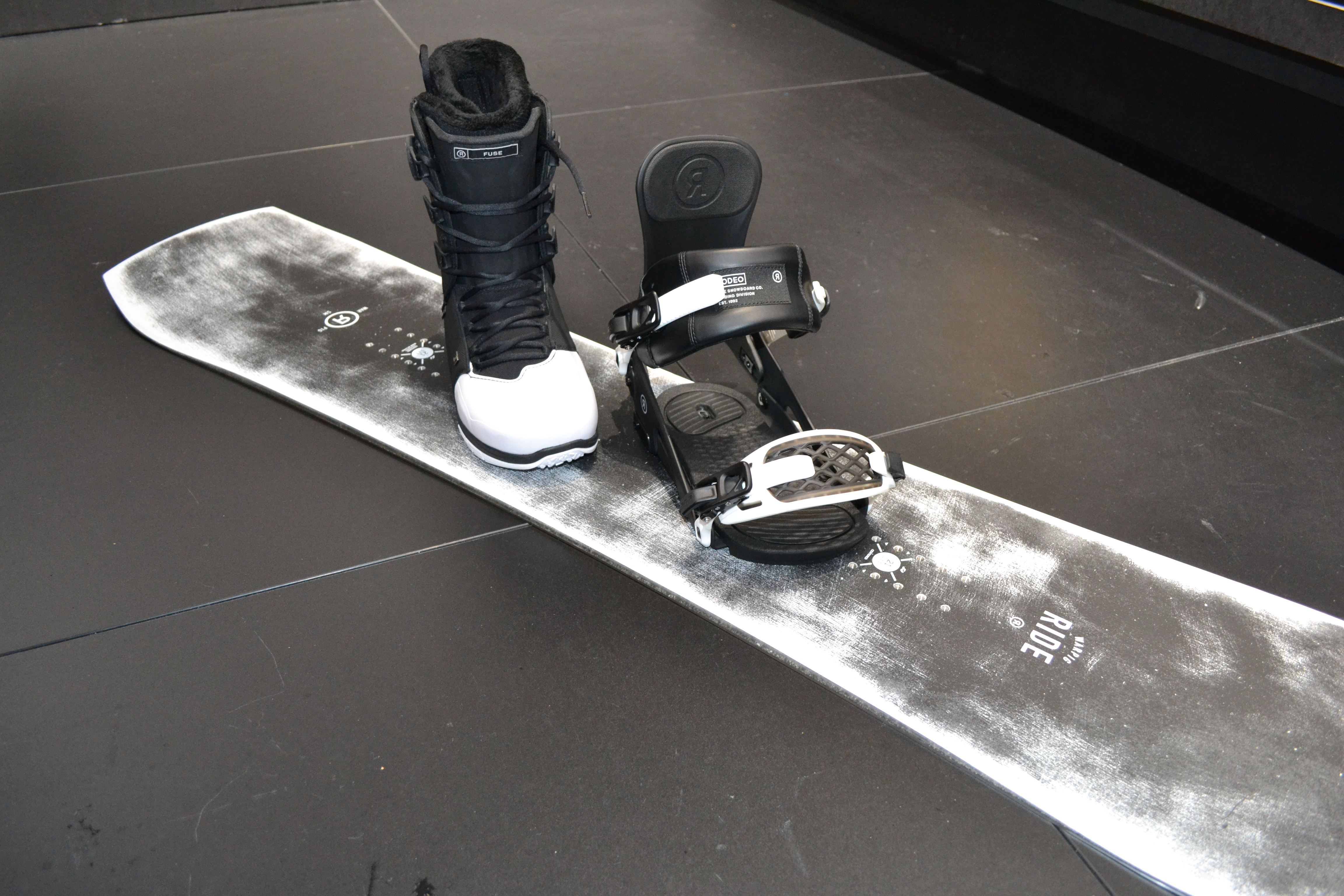 War Pig Snowboard, Rodeo Bindung und Fuse Boot 17/18