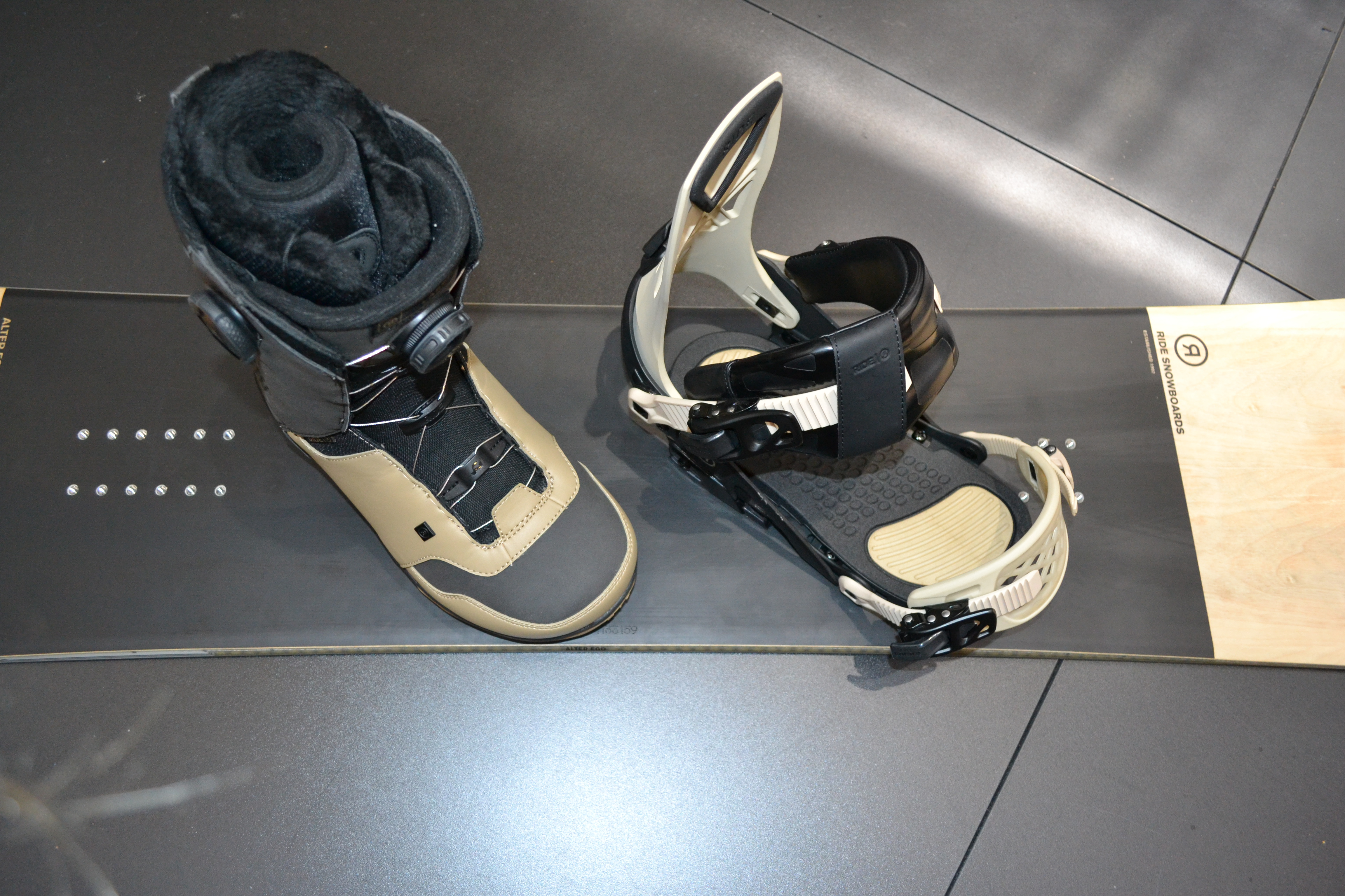Alter Ego Snowboard, Capo Bindung, und Lasso Boot