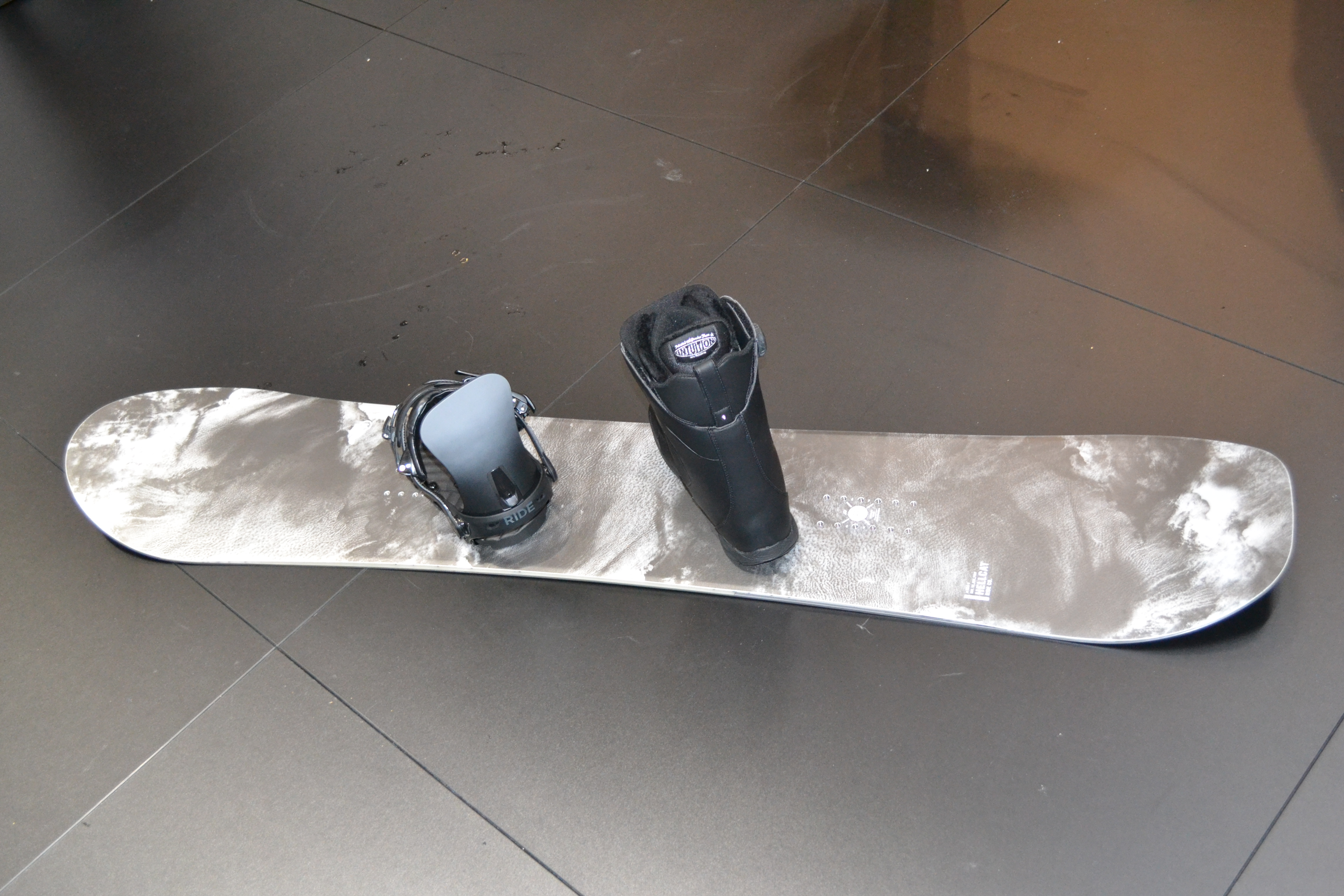 Hellcat Snowboard, Fame Bindung, Cadence Boot