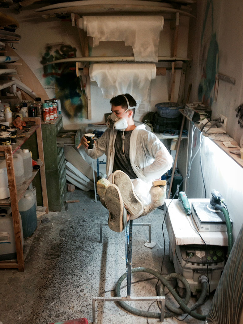 Surfboard-Reparaturwerkstatt direkt im SantoLoco