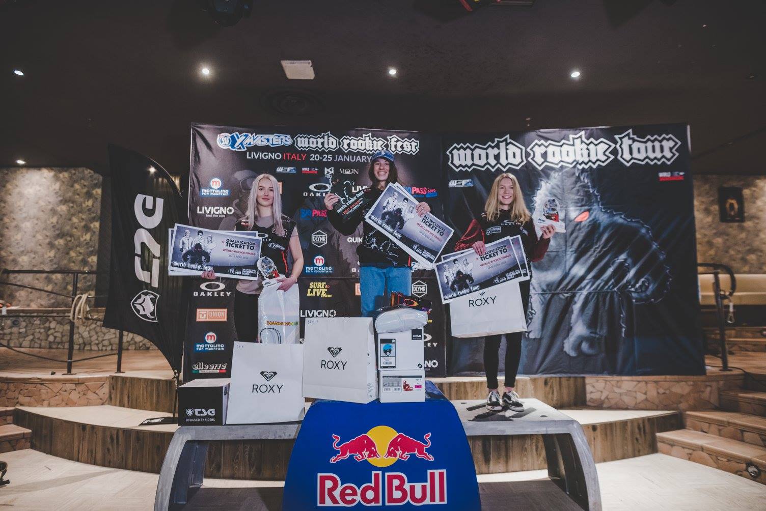 Podium Rookie Girls: 1. Annika Morgan (GER) 2. Iina Puhakka (FIN) 3. Evelina Taka (FIN)