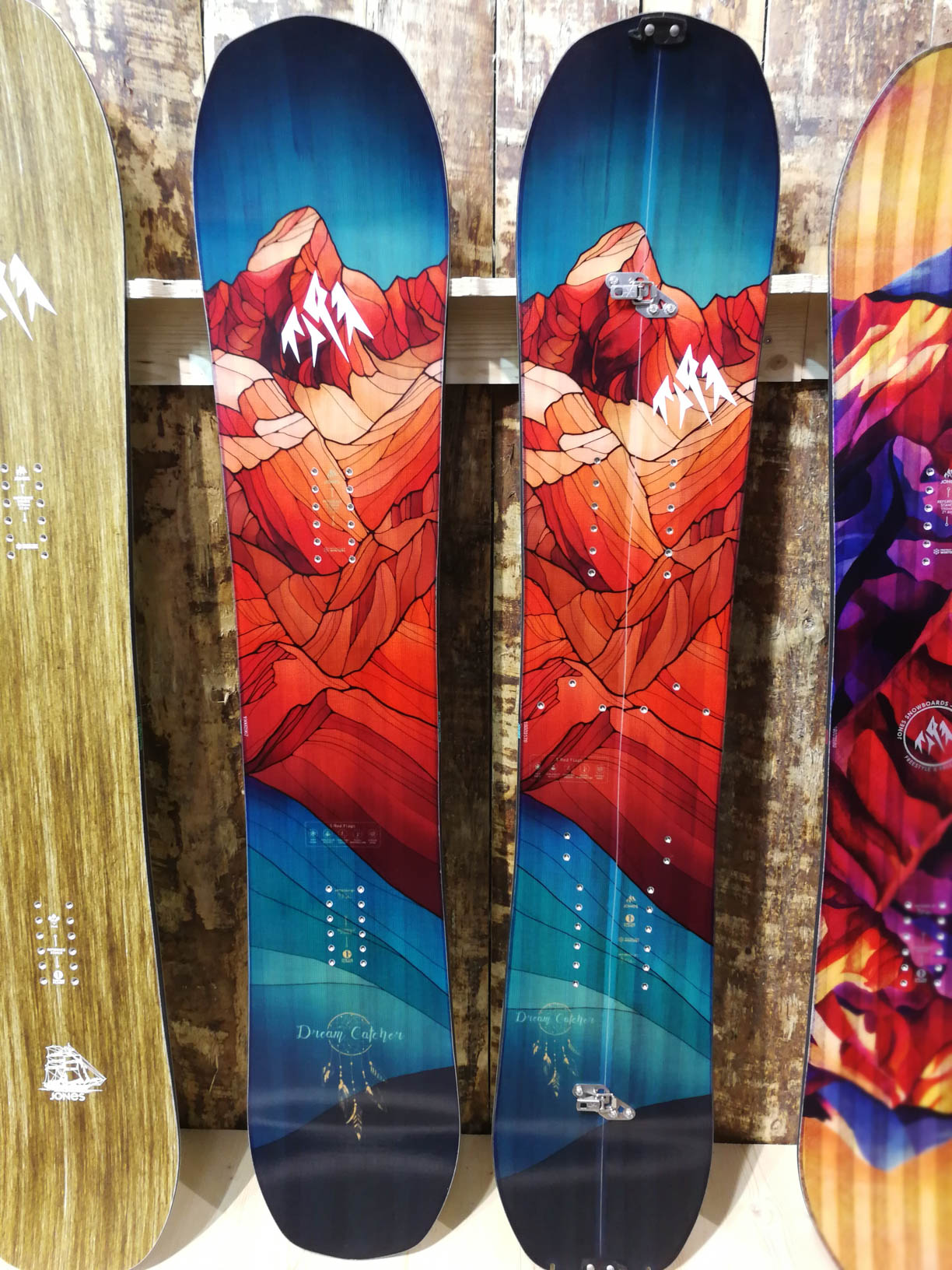 Jones Snowboards 18/19: Dream Catcher und Dream Catcher Split für die Girls