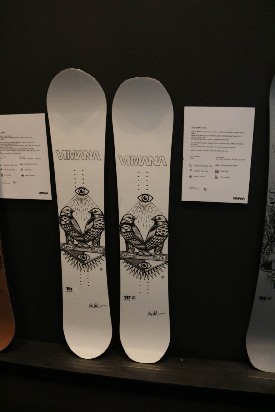 Vimana Snowboards 18/19 (von links nach rechts): The Ennitime (Directional), The Ennitime (True Twin)